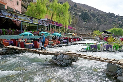 Restaurants au bord de la rivière, vallée de l'Ourika